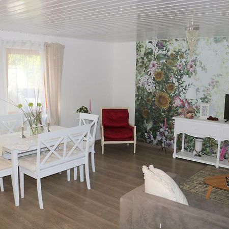 Soutterain - Wohnung Mit Senkgarten Weingarten  外观 照片