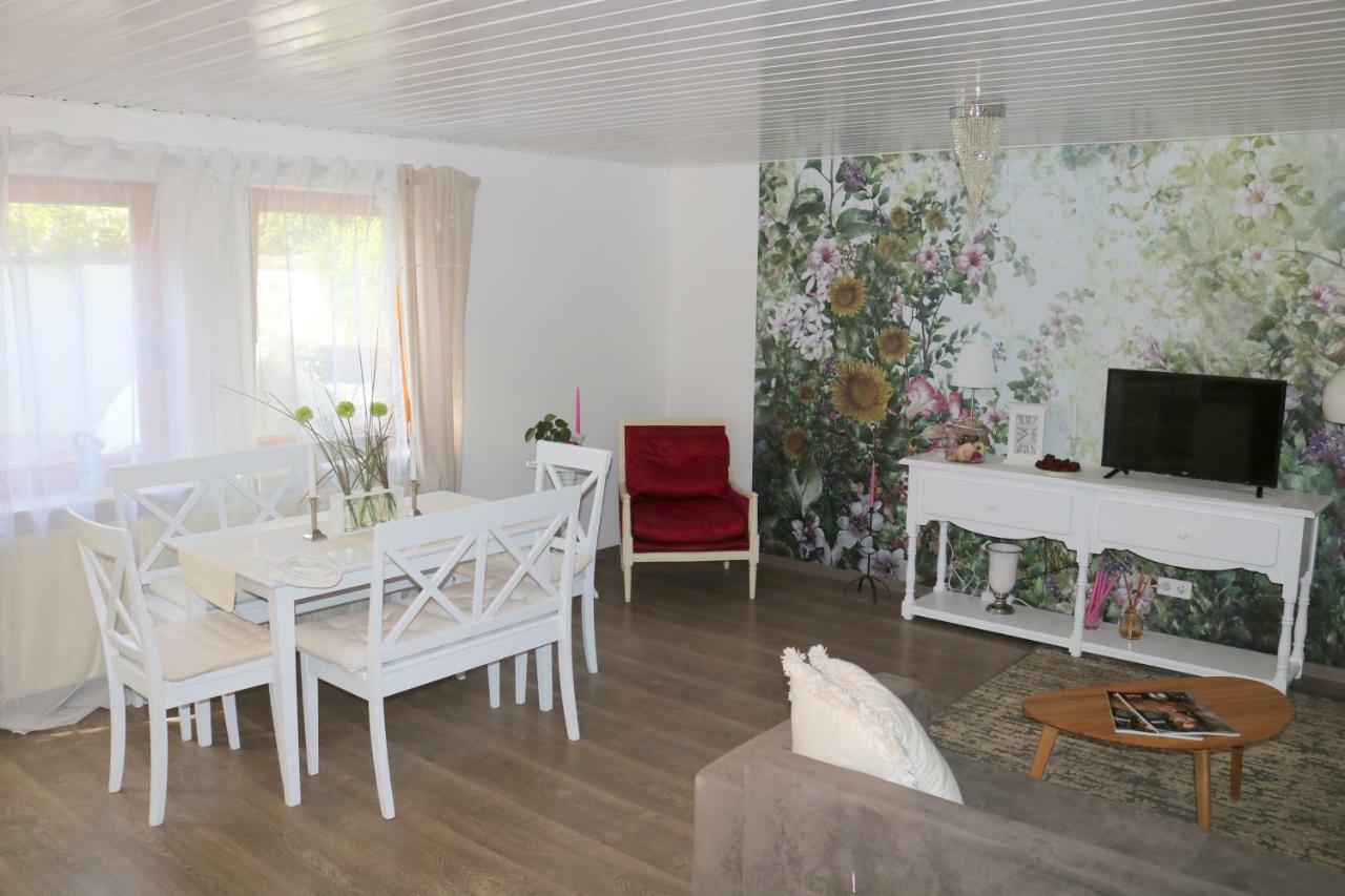 Soutterain - Wohnung Mit Senkgarten Weingarten  外观 照片