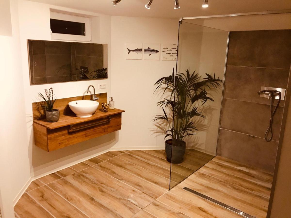 Soutterain - Wohnung Mit Senkgarten Weingarten  外观 照片
