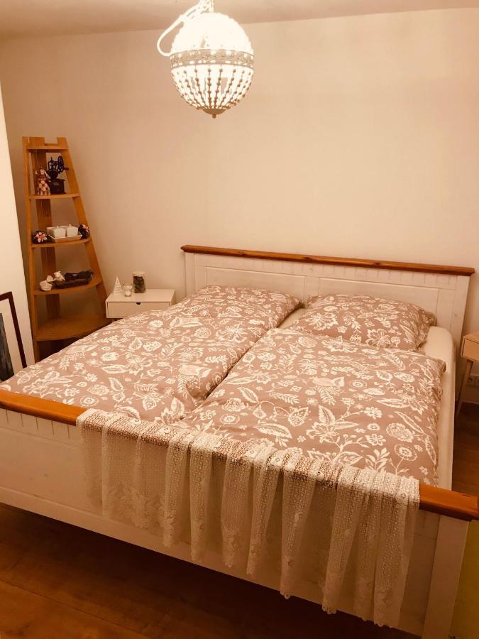 Soutterain - Wohnung Mit Senkgarten Weingarten  外观 照片